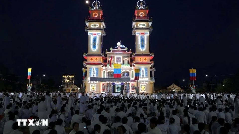 50,000 converge on Cao Dai Holy See to mark the sect’s centenary anniversary